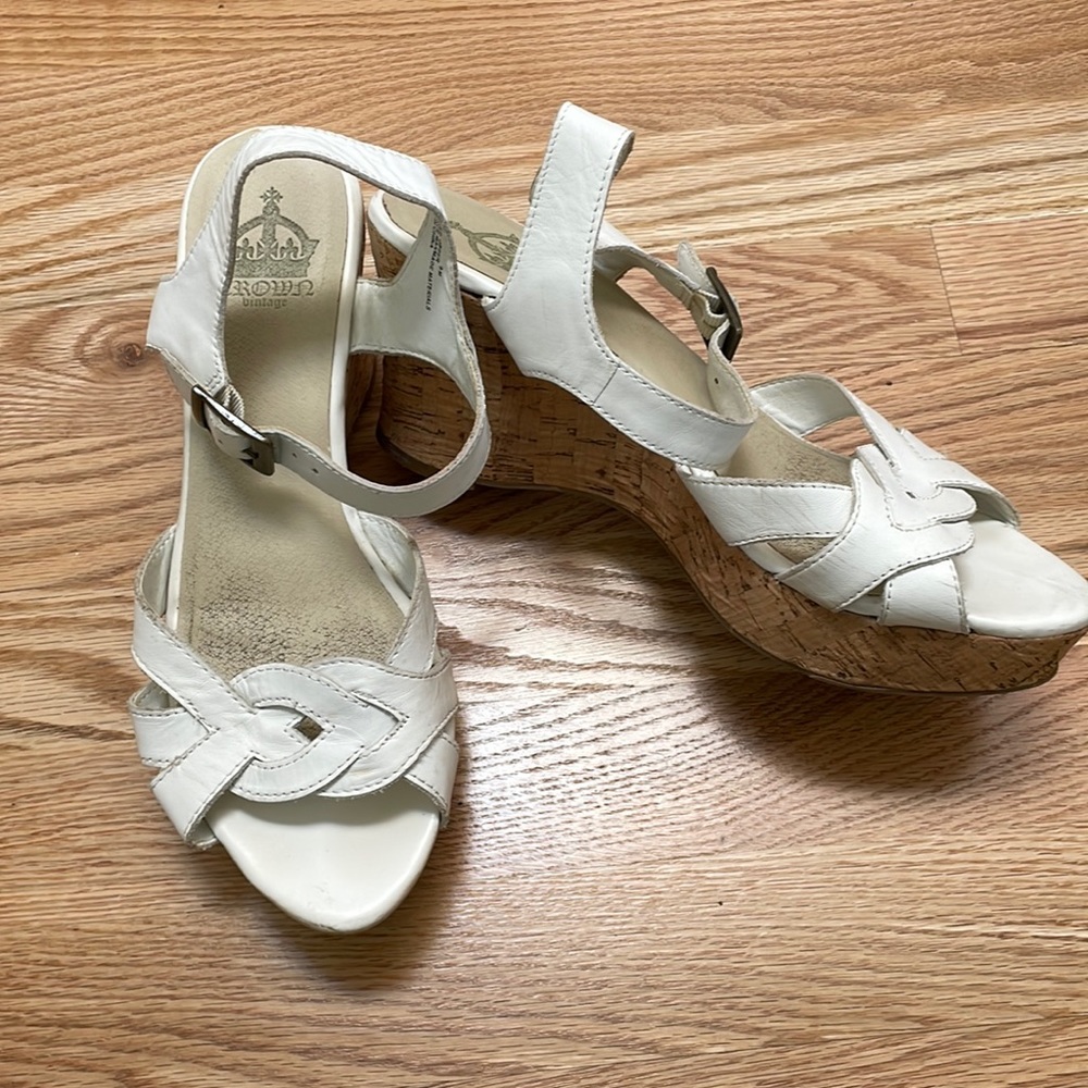 UGC - white platform sandals, size 9